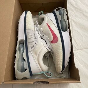 Womens Nike shoes